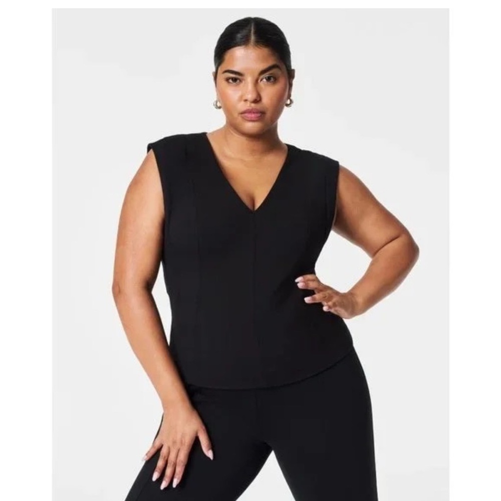 SPANX NWT Pefext V-Neck Seamed Top